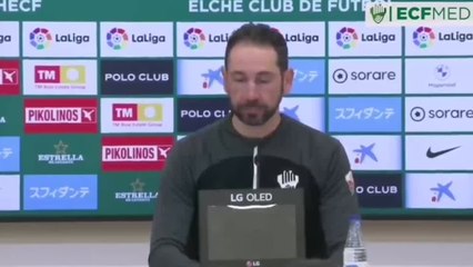 Machín se desespera en rueda de prensa