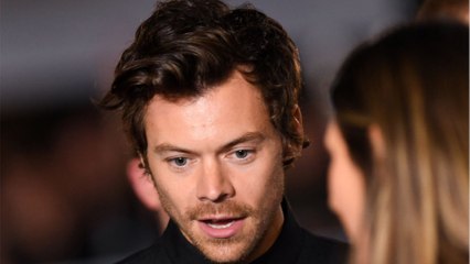 VOICI : Harry Styles : en plein concert, il se tape la honte devant Jennifer Aniston