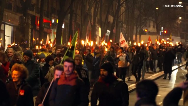 Prossegue a contestação à reforma das pensões em França