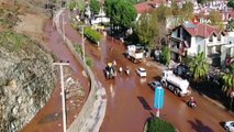 Yağmur yağdı böyle oldu! İçmeler Sahili bu hale geldi