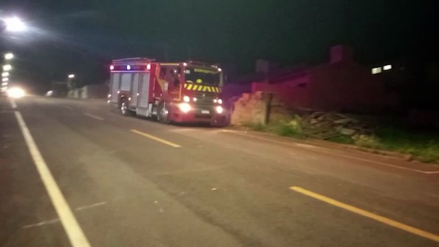 Corpo de Bombeiros é mobilizado para combater incêndio no Florais do Paraná