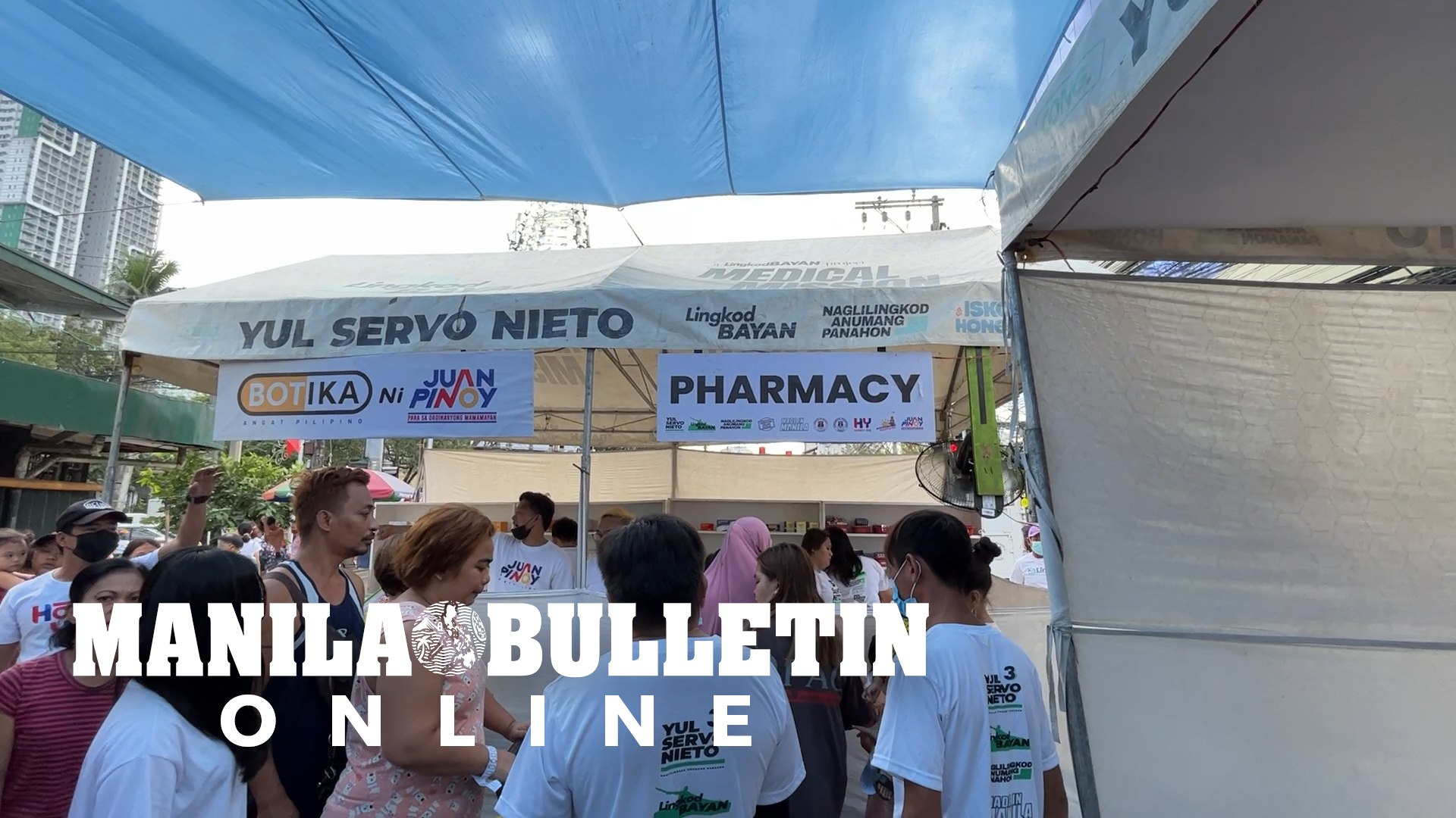 ⁣Citizens of Manila lined up for free medical check-up and other services offered by the city governm