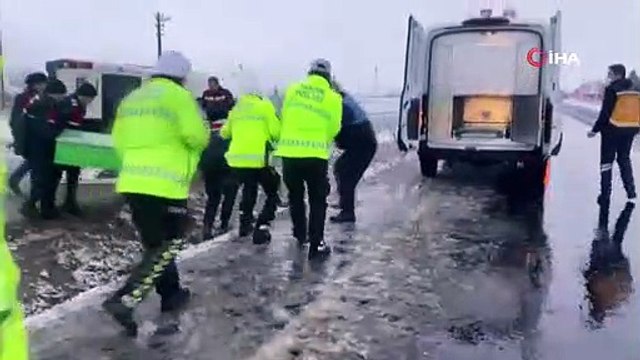 Nevşehir'de tarım işçilerini taşıyan minibüs devrildi: Ölü ve yaralılar var!