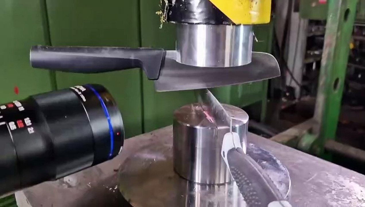 Brutal Knife Test with Hydraulic Press