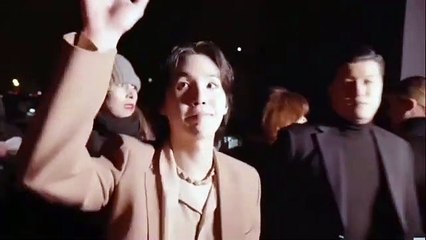 BTS SUGA AT 2023 VALENTINO FASHION SHOW!