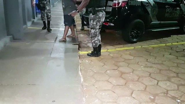 Jovem é detido pela Choque em posse de drogas, arma e munições, no bairro Morumbi