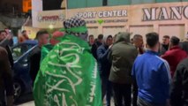 Palestinesi festeggiano l'attentato contro sinagoga a Gerusalemme