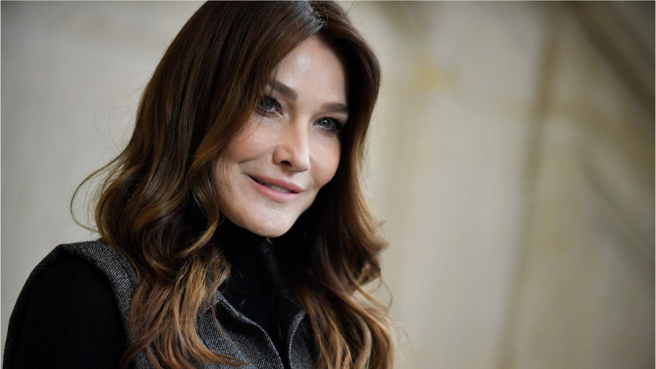 Voici - « Je l'ai lu d'un trait " : Carla Bruni a adoré les mémoires du prince Harry et lui fait une jolie déclaration