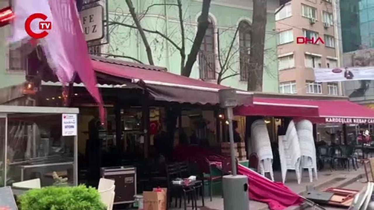 Beyoğlu Cihangir'de dehşet anları: Kafeye baltayla gelip saldırdı