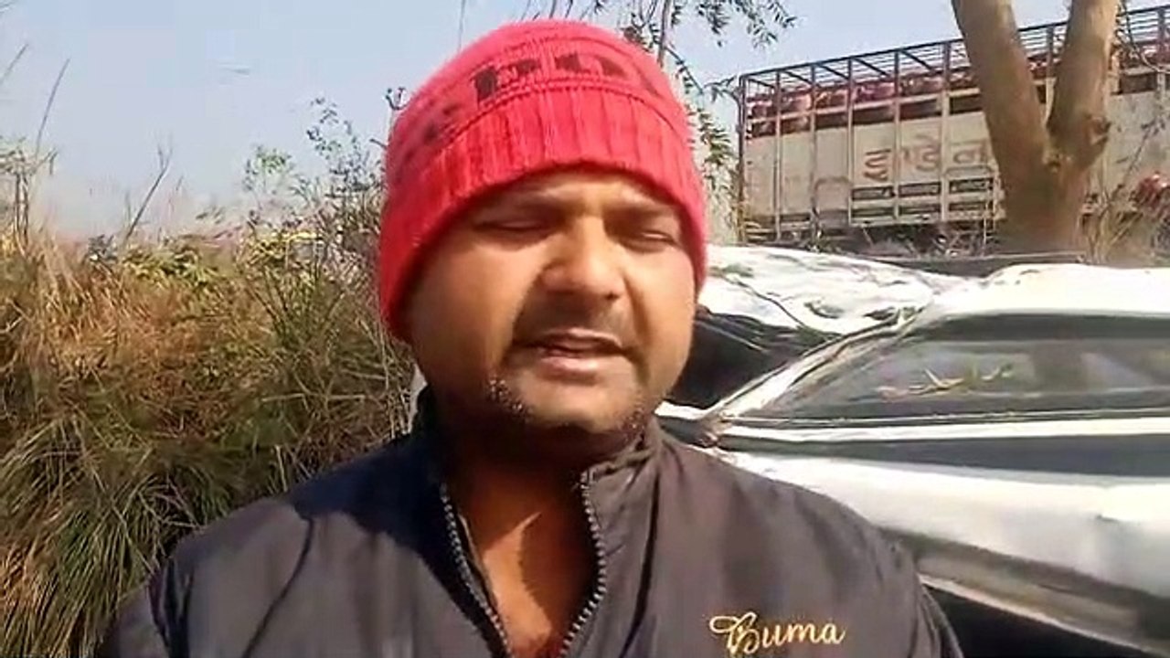 *कानपुर_घाटमपुर के साढ़ थाना क्षेत्र के निर्माणाधीन कारीडोर के पास तेज रफ्तार कार से बचने के