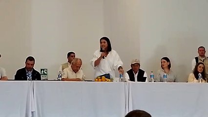 La senadora Paola Holguín expresa sus preocupaciones ante manejo de seguridad por parte del gobierno.