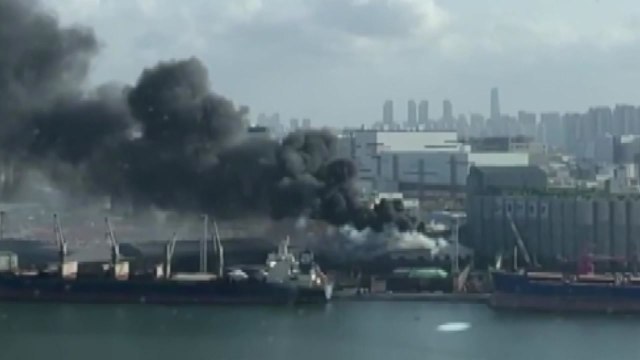 인천항 사료 창고에서 불... 가축용 사료 자연 발화 / YTN
