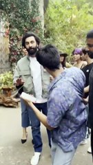 What just happened here!?   ranbir kapoor throw phone #ranbirkapoor