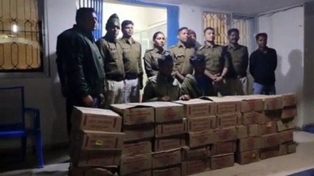 Police seized liquor worth 2 lakhs from two vehicles
