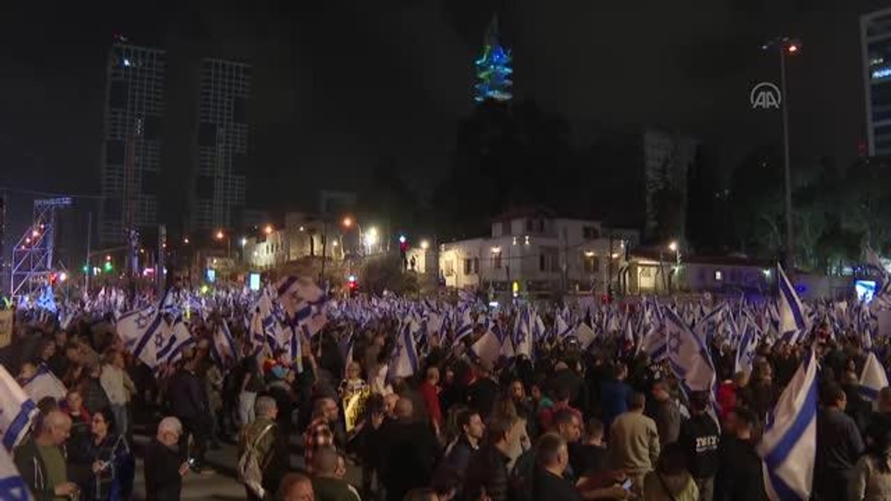 İsrailli göstericiler Netanyahu hükümetini protesto etti