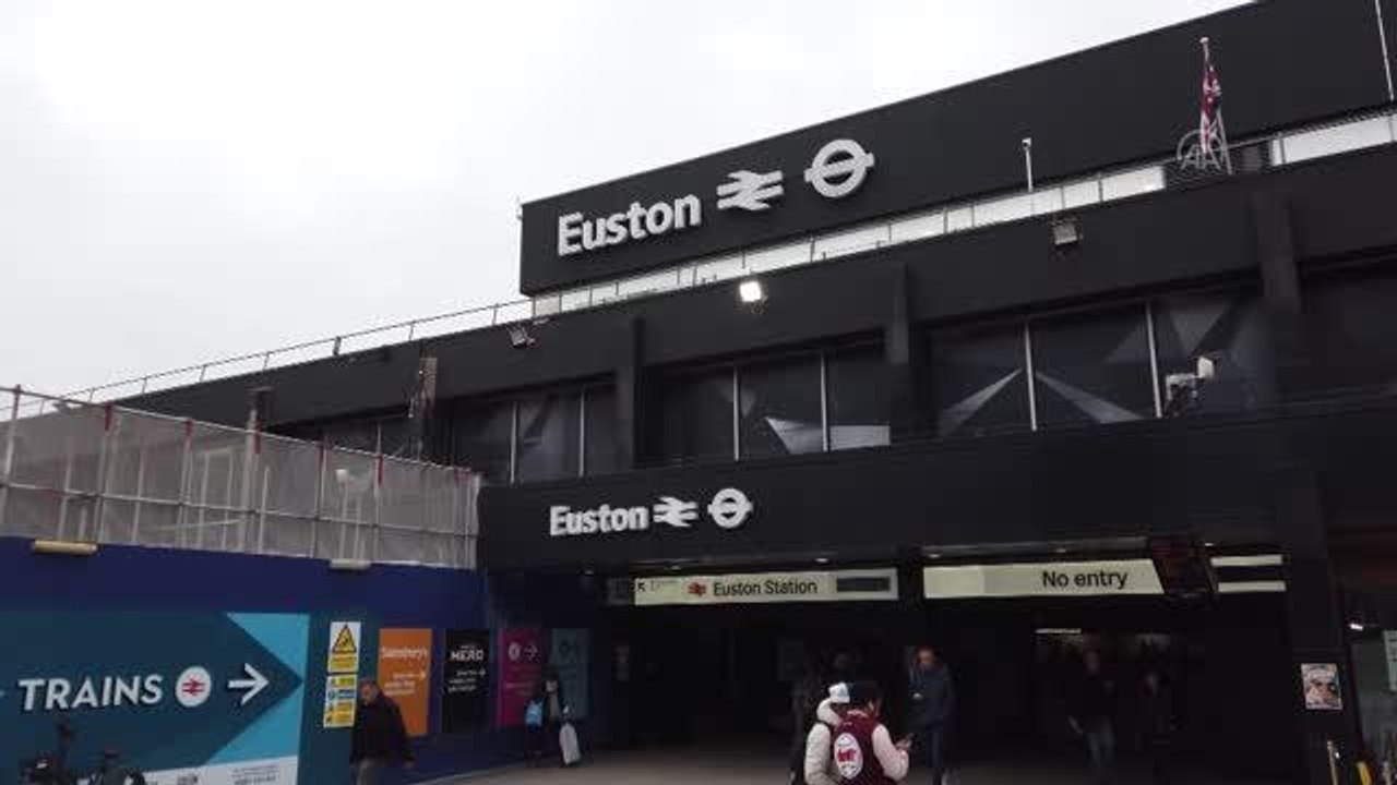 İngiltere Maliye Bakanı Hunt, HS2 hızlı tren projesinin Londra'nın merkezine ulaşmayacağı iddialarını yalanladı