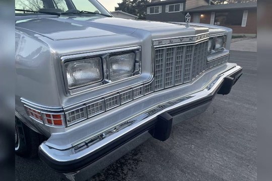 1987 Plymouth Gran Fury سيارات كلاسيكيه . Classic cars show
