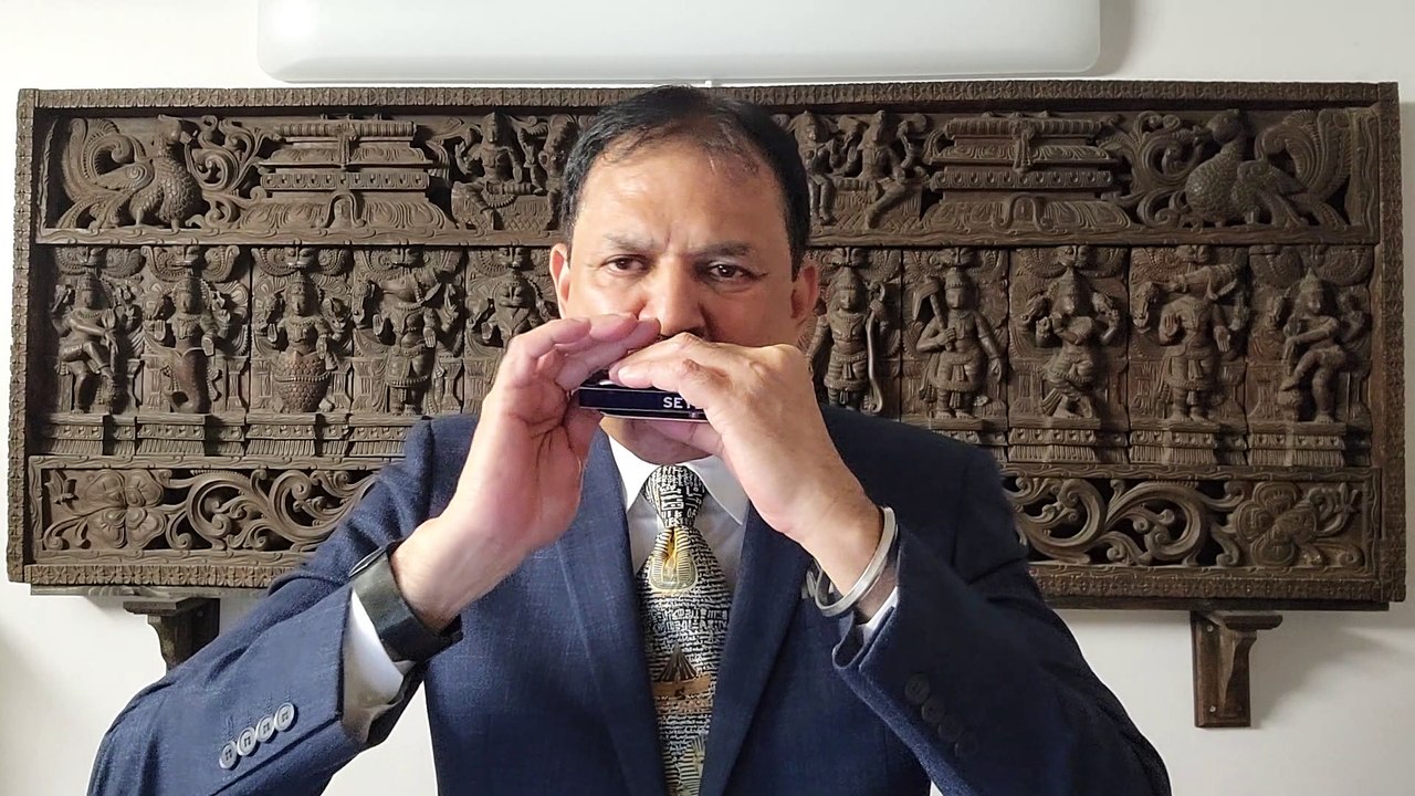 Hum Rahe Ya Na Rahe Kal, Kal Yaad Ayenge Pal -Yr.2000 Sung By Krishnakumar Kunnath (KK) on Harmonica Kive Performance by Mukund Kamdar