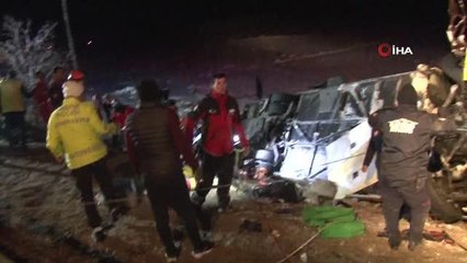 Kayseri?de yolcu otobüsü şarampole devrildi: 4 ölü, 24 yaralı