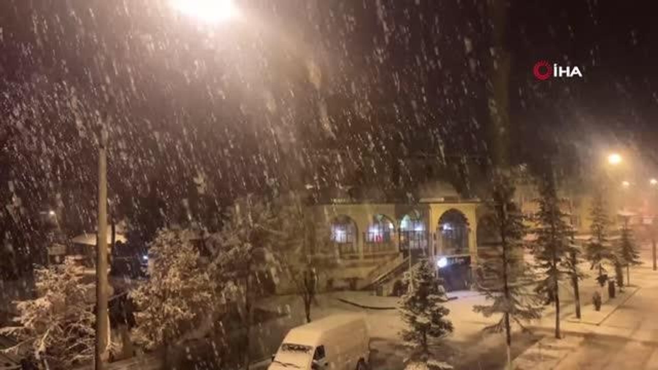 Kastamonu'nun yüksek kesimlerinde kar yağışı etkili oldu