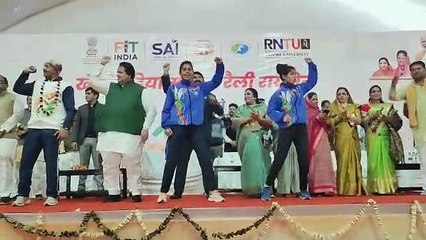 खिलाडिय़ों के साथ विधायक भी थिरके, देखें वीडियो