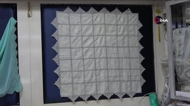 40 yıldır nakış yaparak kadınlara taş çıkartıyor