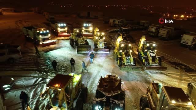 Tuşba Belediyesi'nden karla mücadele çalışması