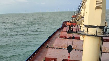 Fransa'da deniz ortasından rüzgar ile elektrik üreten santraller.