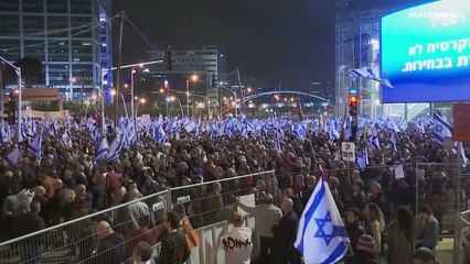 Download Video: Frust auf Regierung: In Israel protestieren Zehntausende gegen Netanjahu