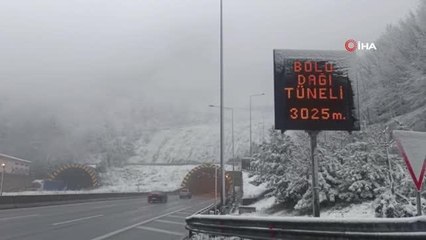 Bolu Dağı'nda sis ve karla karışık yağmur etkili oluyor