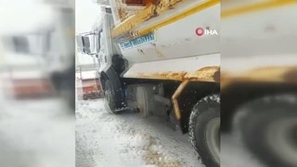 Erciş'te kar temizleme çalışması