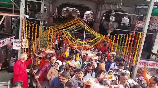 दुर्गाष्टमी पर कैलामाता के द्वार लगी रही आस्था की कतार