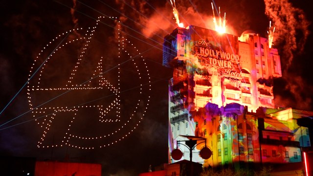 « Il n'y a pas de prix pour la magie » : Disneyland Paris s'offre un spectacle avec 500 drones pour ses 30 ans