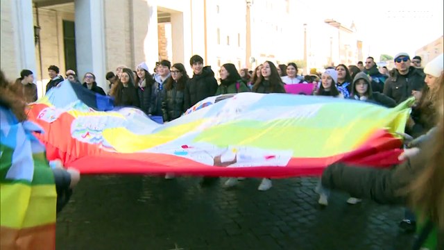 Eskalation im Nahen Osten: Papst Franziskus fordert Ende der Gewalt