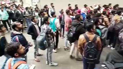 पेपर लीक होने पर परीक्षार्थियों में आक्रोश, हुई परेशानी