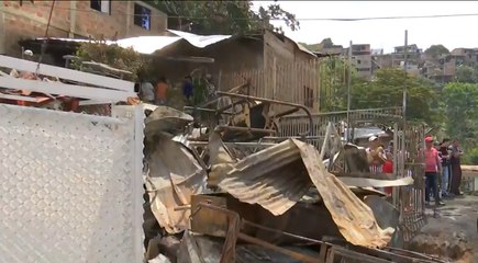 Incendio acabó con tres vivienda en Cali