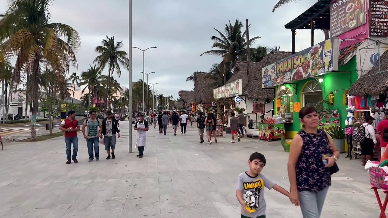 Caminando desde Villa del Mar hasta el Acuario de Veracruz