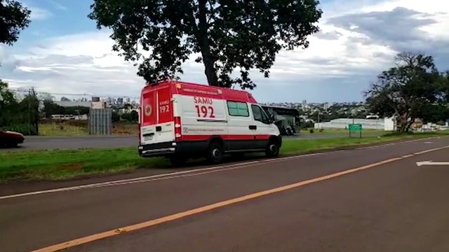 Populares encontram homem inconsciente em canaleta da 277, mas 'vítima' estava apenas dormindo