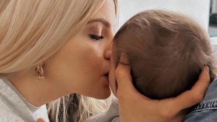 Zuckersüße Aufnahme: Coupleontour-Ina und Baby Olivia ganz innig