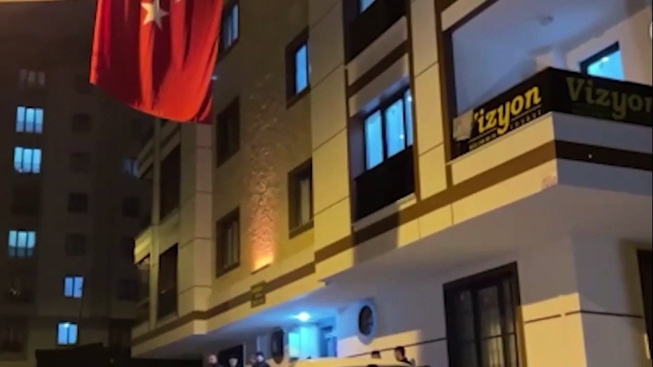 Minibüs asker eğlencesi yapanlara çarptı! Bir kişi öldü 3 yaralı