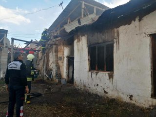 Müstakil ev yangında kullanılmaz hale geldi