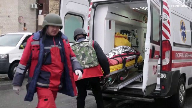 Bombe russe su Kherson. Zelensky: Colpito deliberatamente un ospedale