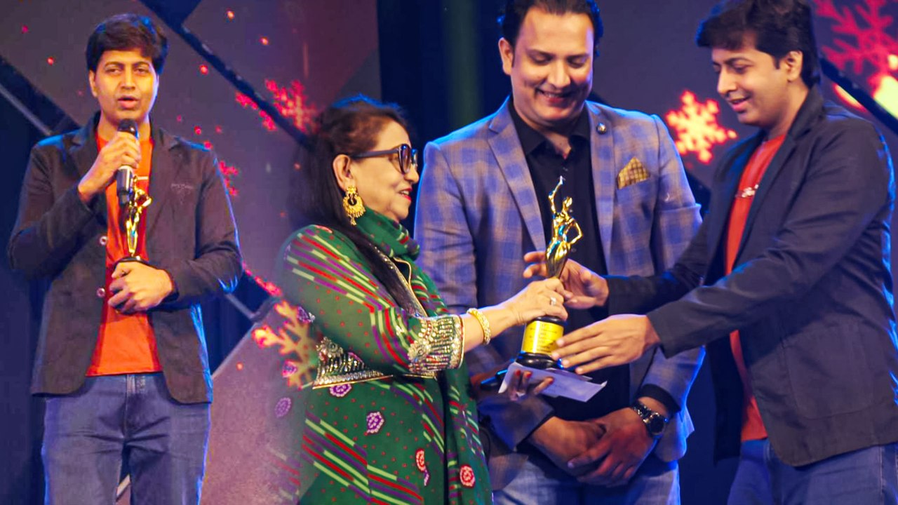 फिल्म 'काजल' के लिए अभिनेता हर्षित मूर्ति को मिला बेस्ट डेब्यू एक्टर का अवार्ड