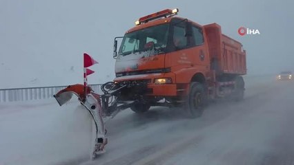 Kar ve tipi nedeniyle 150 köy yolu ulaşıma kapandı