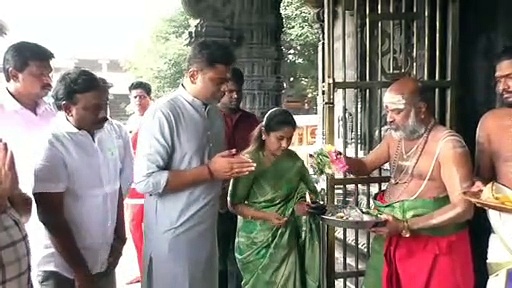 விஜய் படம் சக்சஸ்... அடுத்தது அஜித்துடன் கூட்டணியா? - திருவண்ணாமலை கோவிலில் வாரிசு இயக்குனர் வம்சி பேட்டி