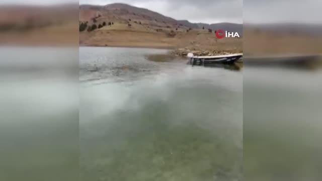 Amatör balıkçı olta ile 1.16 metre uzunluğunda turna balığı tuttu