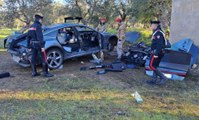 Sorpresi dai carabinieri a smontare auto rubata: arrestati (30.01.23)