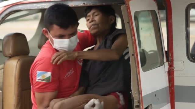 Aumentan los rescates aéreos de los indígenas Yanomamis en Brasil