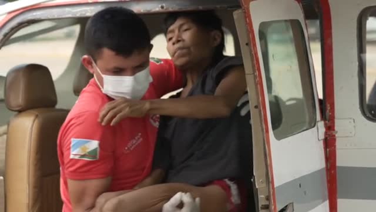 Aumentan los rescates aéreos de los indígenas Yanomamis en Brasil