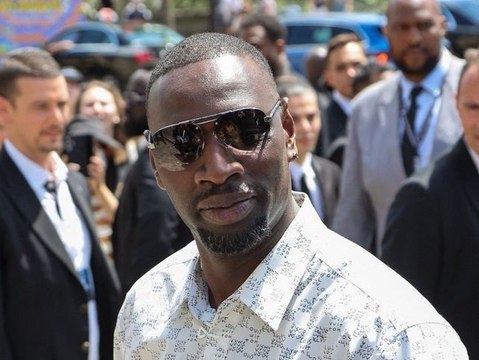 Que son âme puisse reposer en paix : Omar Sy en deuil, un acteur de Lupin nous a quitté a 56 ans